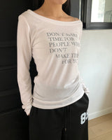 ドケン レタリング シアー オフショルダー ロングスリーブ Tシャツ