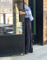 a loosefit cropped shirt, sky blue