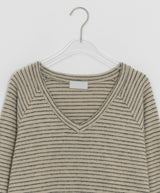 シンポリストライプVネックニットスウェットシャツ