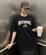 シンプルスクールフォントオーバーフィットTシャツ - 4COLOR