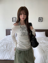 ドリューホルターレイヤードレタリングオフショルダーTシャツ