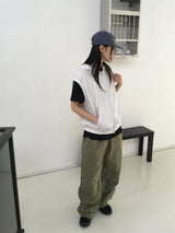 The New Byul two-way hooded vest zip-up