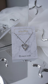 [NMIXX Sullyoon Necklace] メルティングハートカラーボーンネックレス