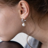 Curved line pearl drop earring