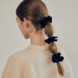 MINI VELVET SCRUNCHIE (BLACK)