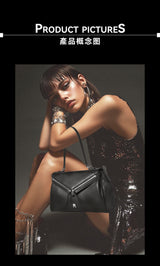 “LONGYEARBYEN” Dual Zipper Underarm Bag