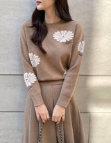 Elu Boucle Flower Lettering Embroidery Knit