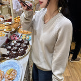 ラトビアラグランVネックニットウェア
