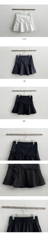 Torom Back Banded Ribbon Slit Flare Mini Skirt