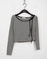 Seble one-ショルダーアンバランスストラップストライプロングスリーブTシャツ