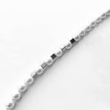a pearl necklace_CLEF TRIM PEARL NEC