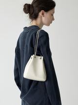 TIWI chain leather bucket bag / Cream Ivory