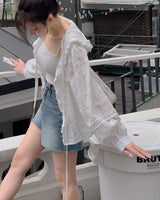 Shu hood lace blouse