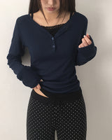 リブボタンVネックリブロングスリーブTシャツ