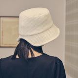 VA Stud Fleece Bonnet Hat / White