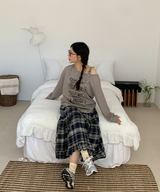 Yuto One Off-Shoulder T-Shirt