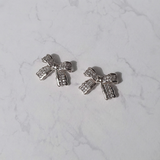 [IVE Leeseo Necklace] デリケートボウピアス - Silver Color
