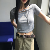 Chano リボンストラップラウンドシャーリングクロップド半袖Tシャツ