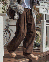 Philo Two Pintuck Washed Pants