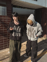 [Lining brushed] Curie New York Patch Damage Hood Zip-up