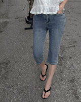 Stretch denim capri pants