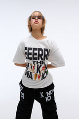 Weekend warrior people artwork T-shirt (White)