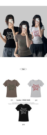ユニークイーブンレタリングスリムショートスリーブTシャツ