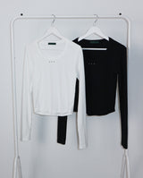 open stud U-neck round long-sleeved T-shirt