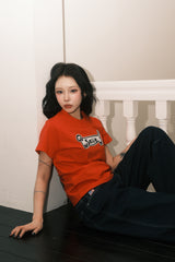 ドッグロゴスリムフィットアップリケTシャツ レッド
