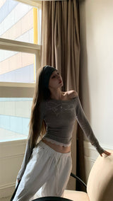 Beads Unbalanced Off-Shoulder Laced Long-Sleeved T-Shirt