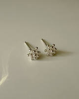 Floral earring (silver)