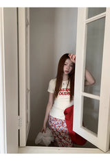 レッドレタリングスパンデックスラウンドネック半袖Tシャツ
