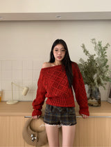Red gradation off-balance shoulder knitwear