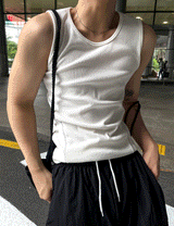 Muscle fit side stitch sleeveless shirt