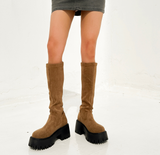 6CM PLATFORM SUEDE Y2K ROUND-TOE STRETCH CRAB-LEG ボディーシェーピングブーツ - 2 COLOR