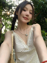 Mini heart V-neck sleeveless tee