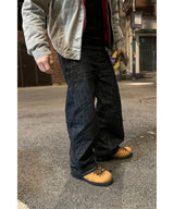 インディゴエンボスデニムパンツ