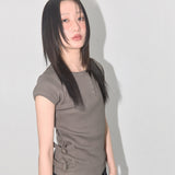 サイドバックルリブTシャツ (DARK BEIGE) F25QB110