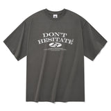 スローガンTシャツ