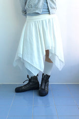 Floating cut banding skirt