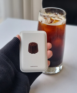 canelé MagSafe leather card wallet 