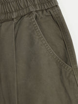 Curved diagonal cargo banding pants