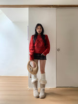 Red gradation off-balance shoulder knitwear