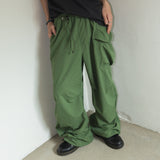 Packable parachute cargo pants / Evergreen