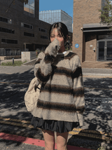 ブレッドモヘアストライプニット