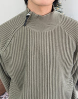 Rubed diagonal zip-up knit