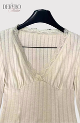 Daisy V-neck Lace Long Sleeve T-shirt