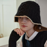 Triple Cable Knit Bucket Hat (Black)