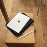 Clam タブレット＆ラップトップケース _ ソフトブラック (13 inch)