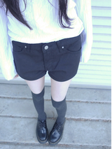 ブラックショートパンツ